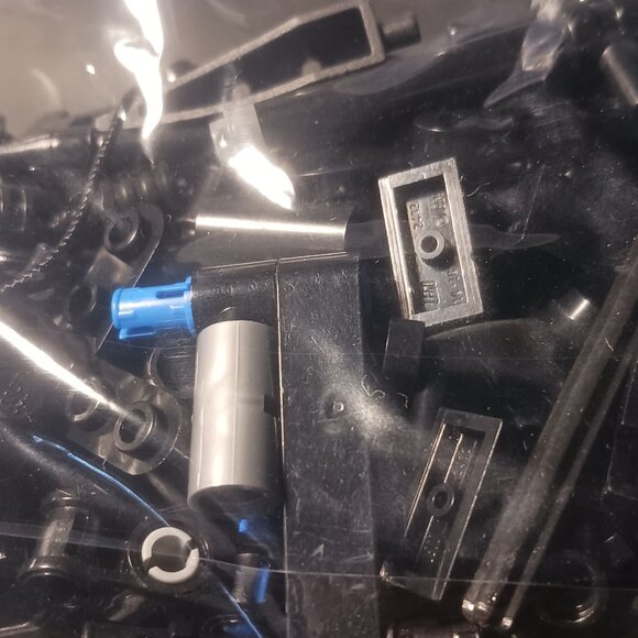 Lego - Misc Bulk Black elements - Some technic - 3.7oz - Picture 3 of 8